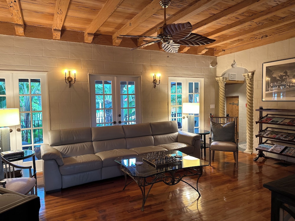Penthouse Suite photo 3