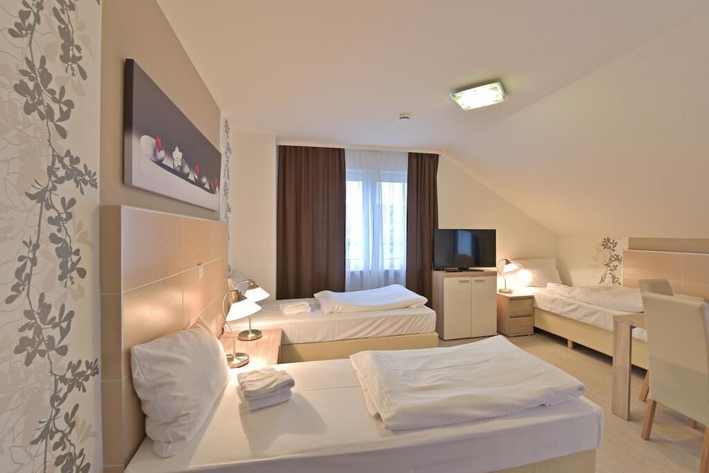 Quadruple Room photo 2