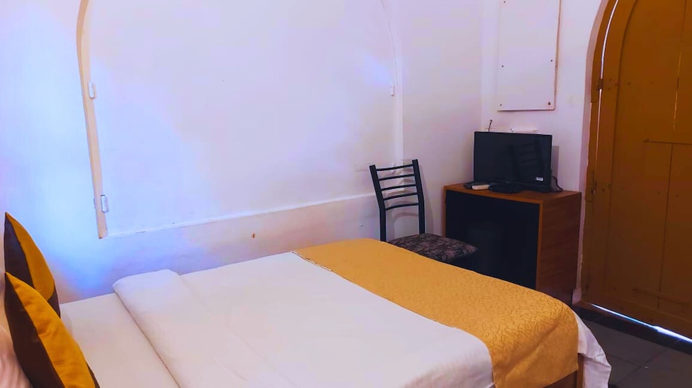Deluxe Room - Photo 4