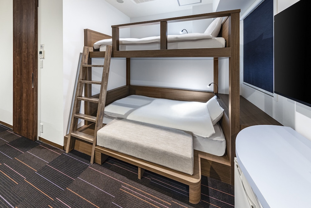 Bunk bed room - 4 adults, Non-Smoking photo 2