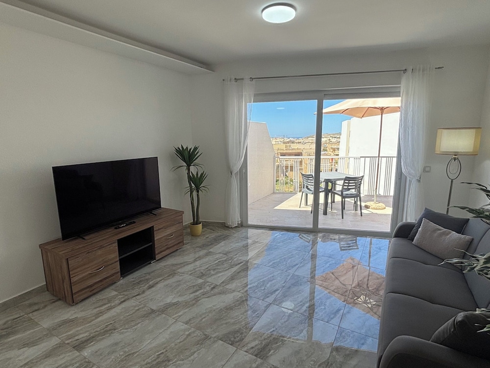 Luxury Apartment, City View photo 3