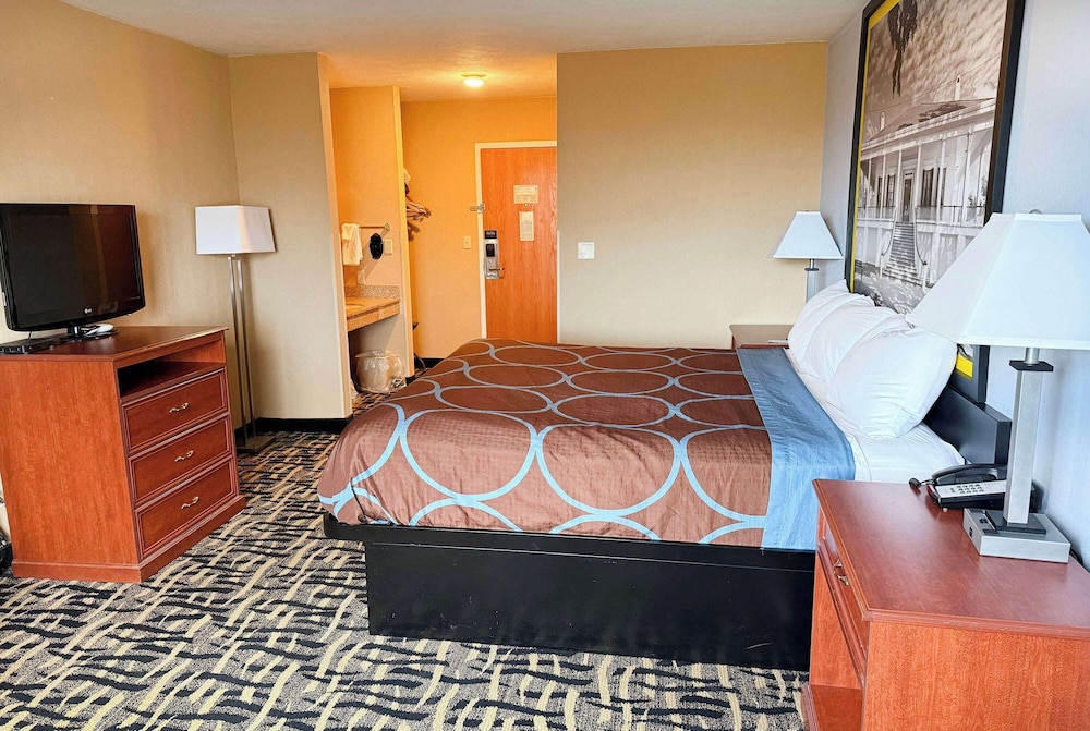 Room, 1 King Bed, Non Smoking - Photo 1
