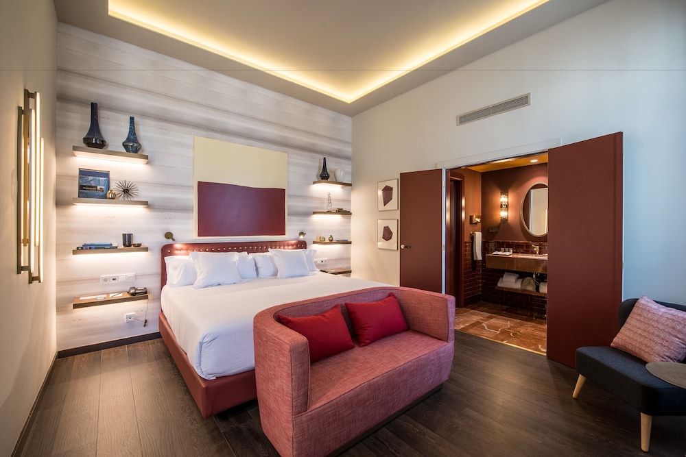 Deluxe Double Room Single Use