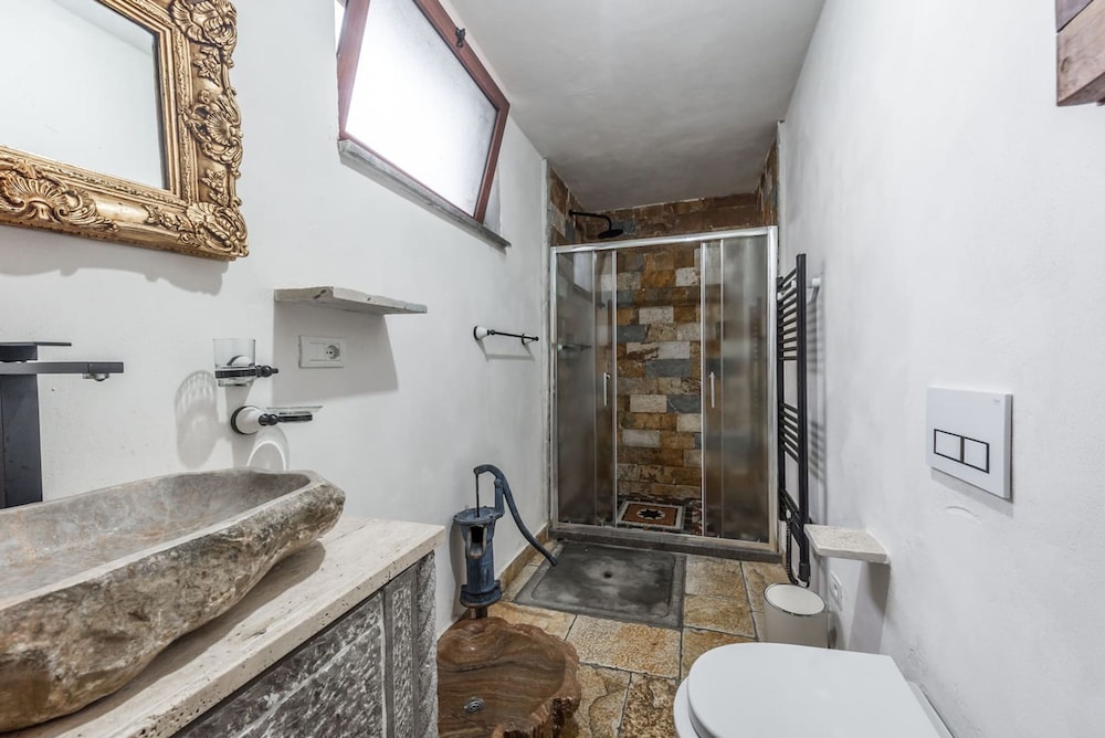 Rocabella Suite Caldera View with Outdoor Mini Plunge Pool for 6 Guests - Photo 2