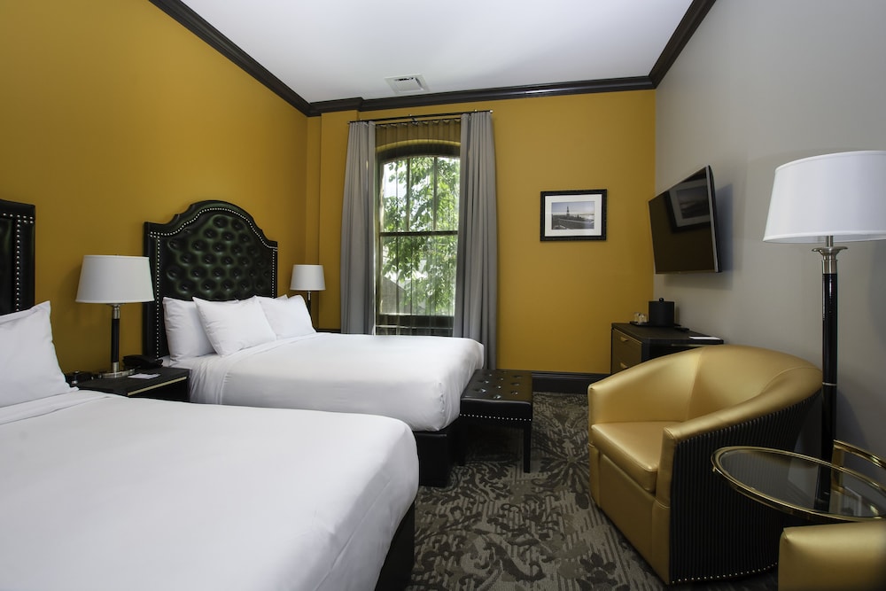 Standard Room, 2 Double Beds - Photo 1