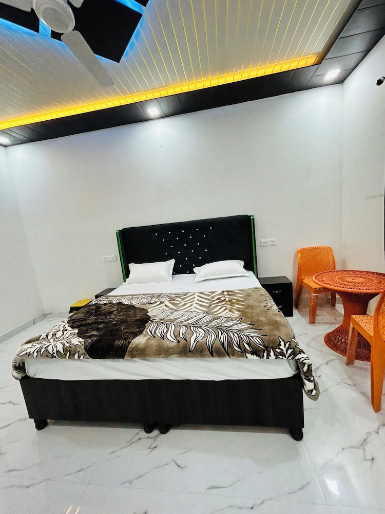 Deluxe Double Room, City View photo 3