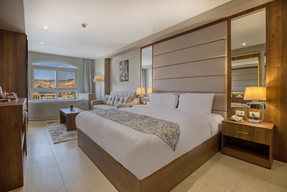 Junior Suite with Jacuzzi