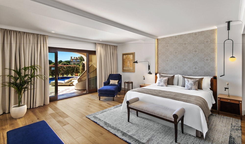 Suite, 1 Bedroom, Garden View (Private Pool)