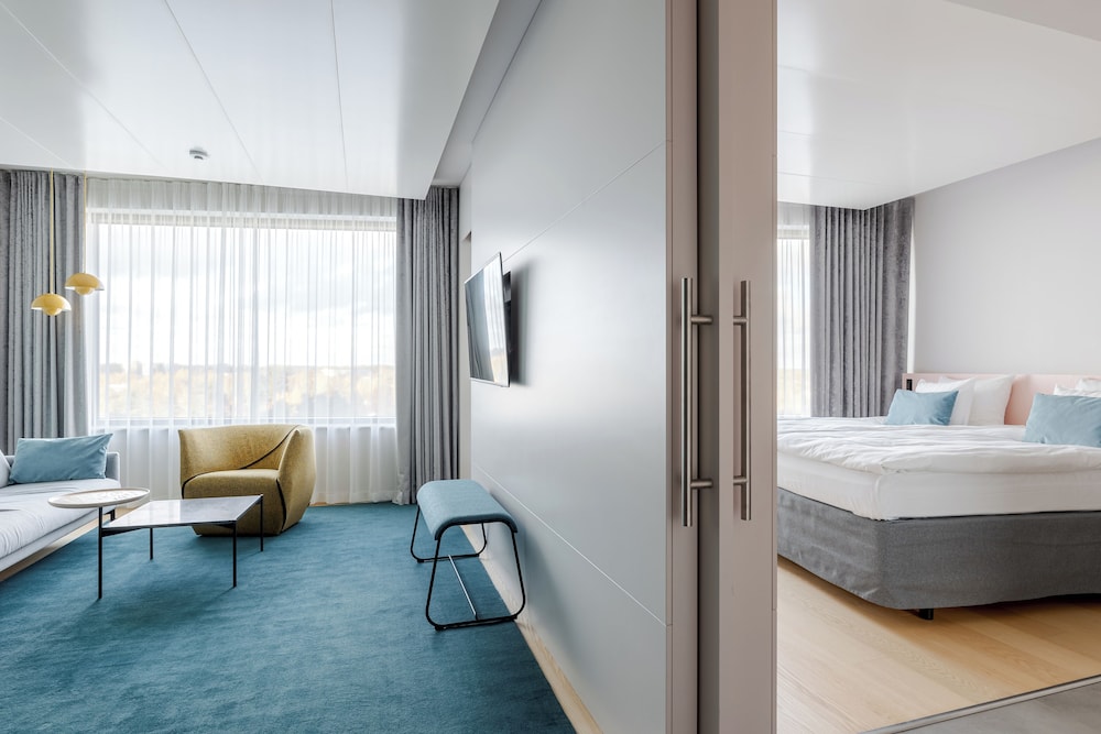 Suite - Photo 2