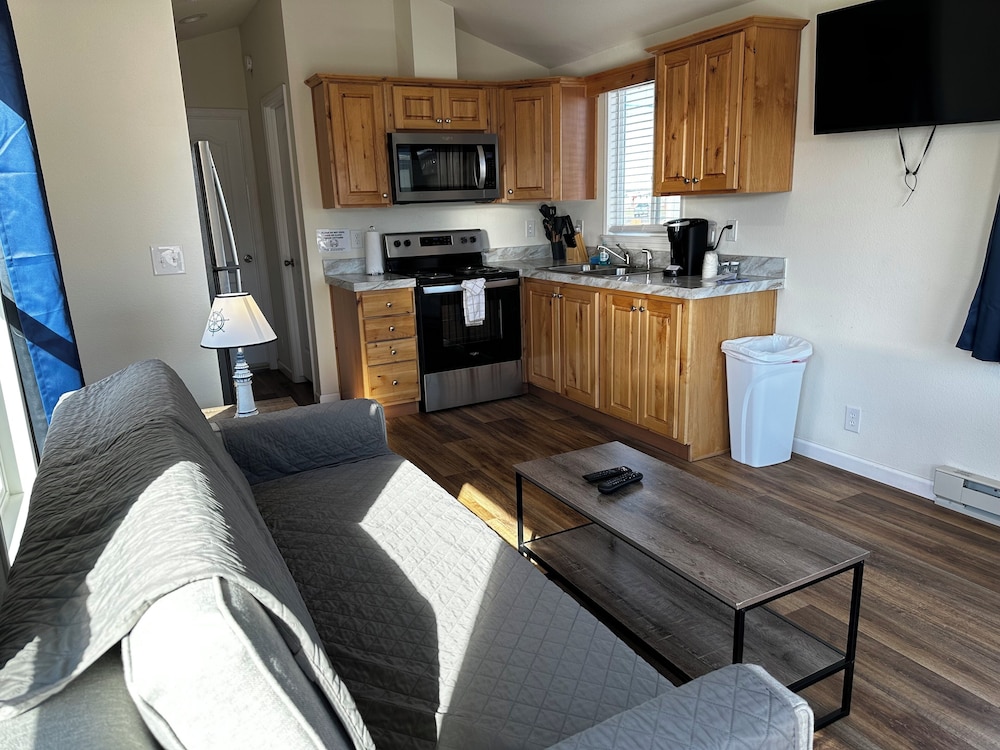 One Bedroom Family Cabin with Kitchen photo 1