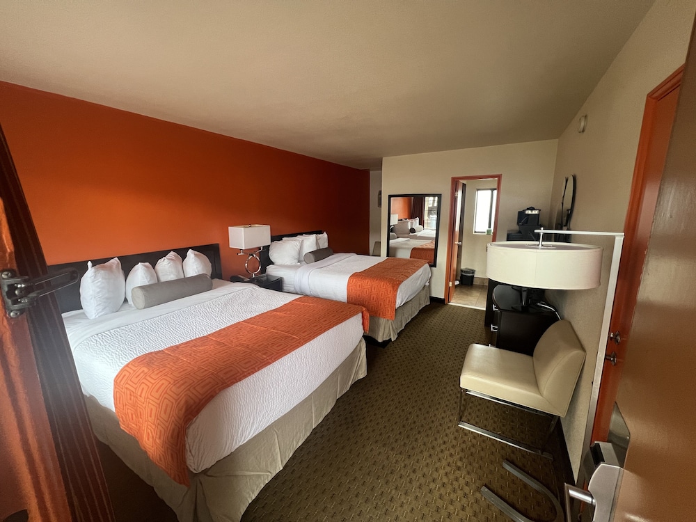 Standard Room, 2 Queen Beds photo 2