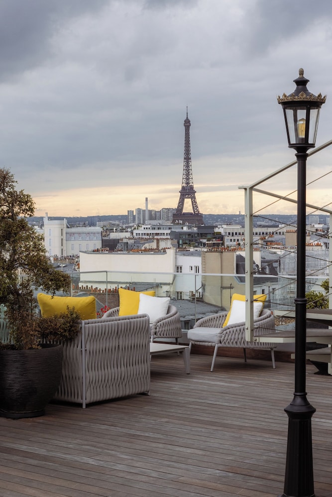 Penthouse (Bowmann Suite)