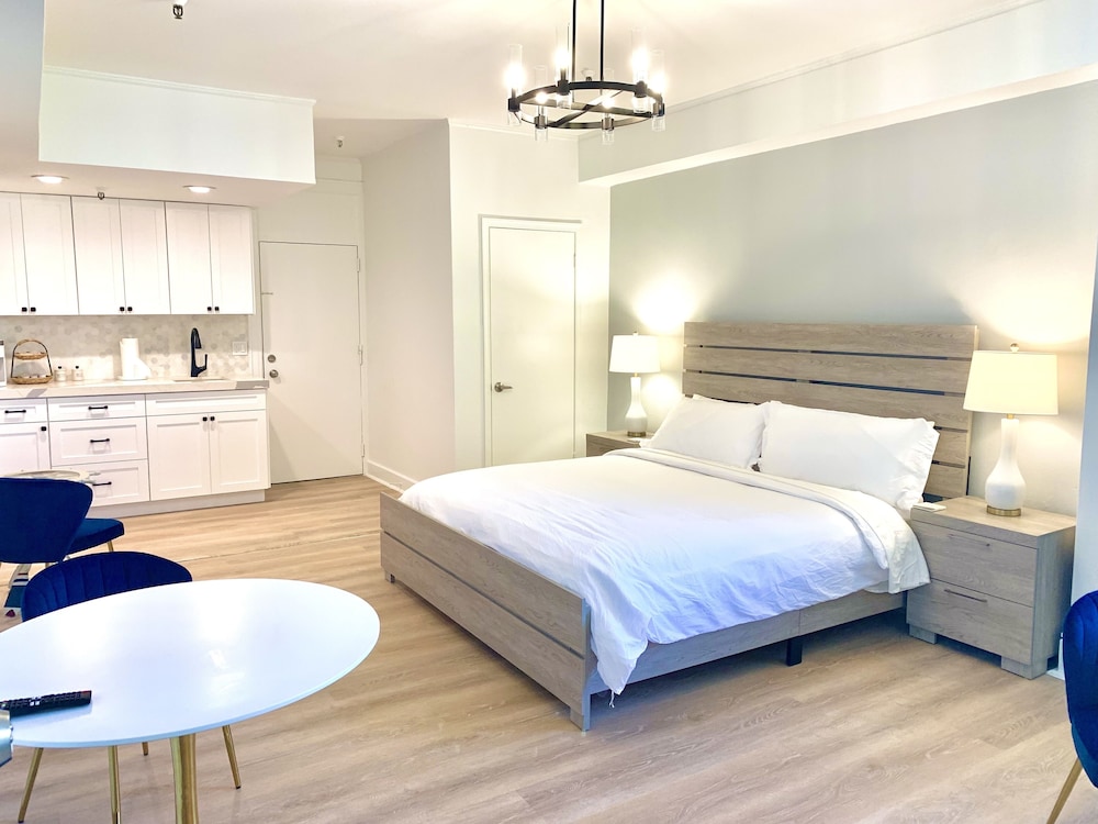 Condo, Tropical Beach Suite 2 Bedroom