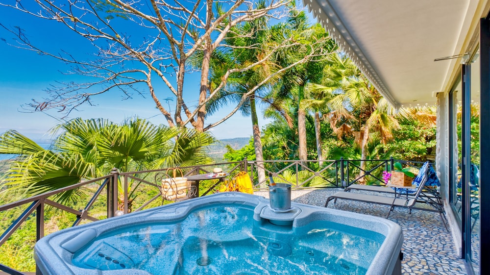 Honeymoon Suite - Photo 3