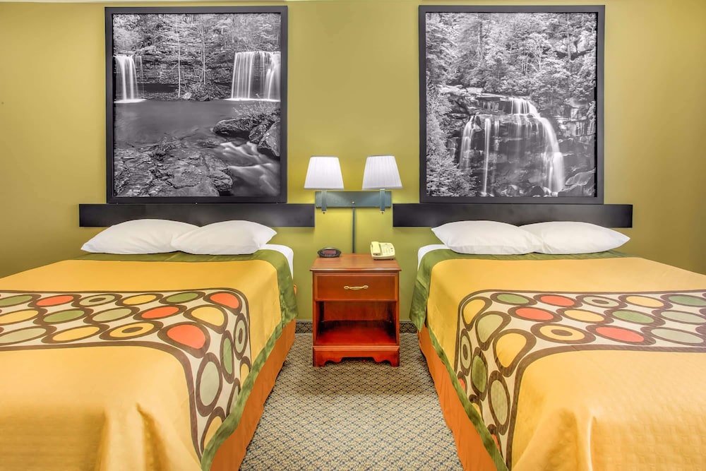 Room, 2 Queen Beds, Non Smoking photo 1