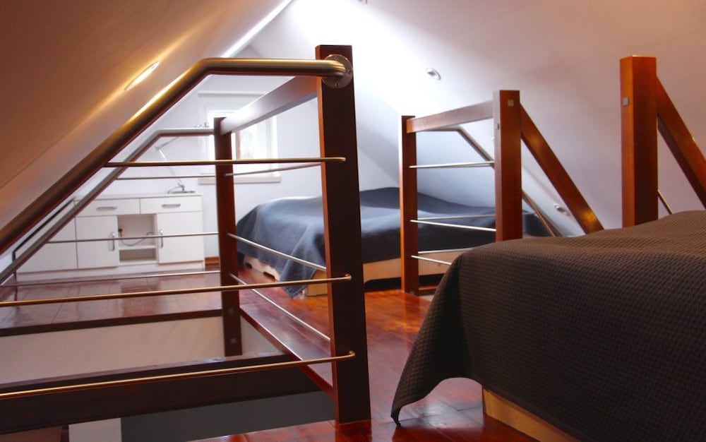 Apartment (mezzanine) thumbnail 5