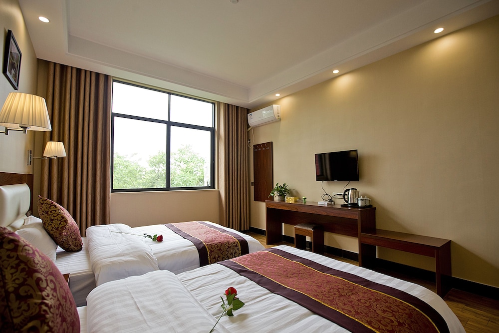 Deluxe Twin Room photo 3
