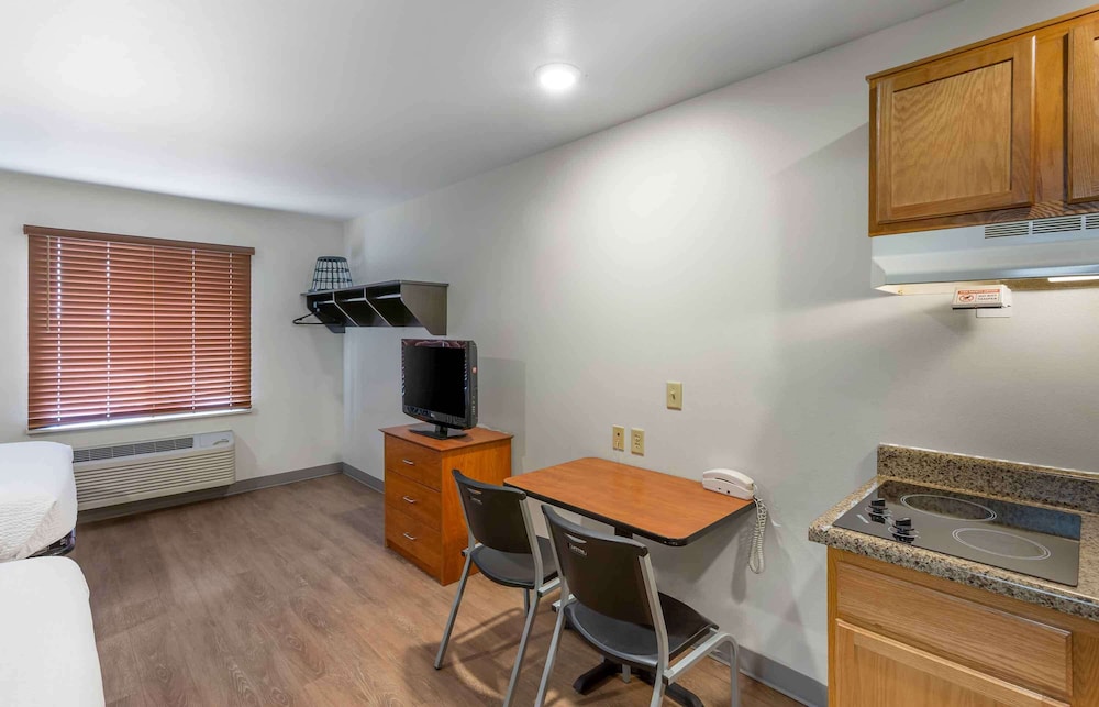 Standard Studio, 2 Double Beds, Non Smoking, Refrigerator & Microwave photo 3