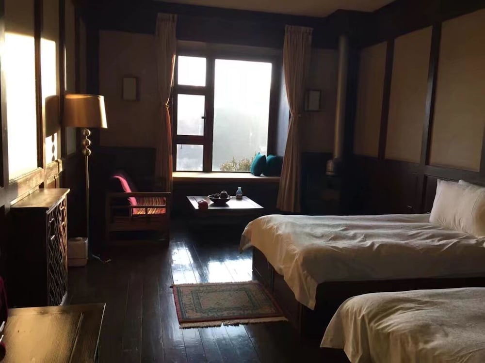 Deluxe Twin Room With Snow Mountain View