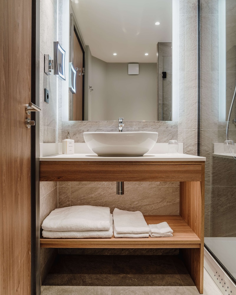 Premium Room - Photo 13