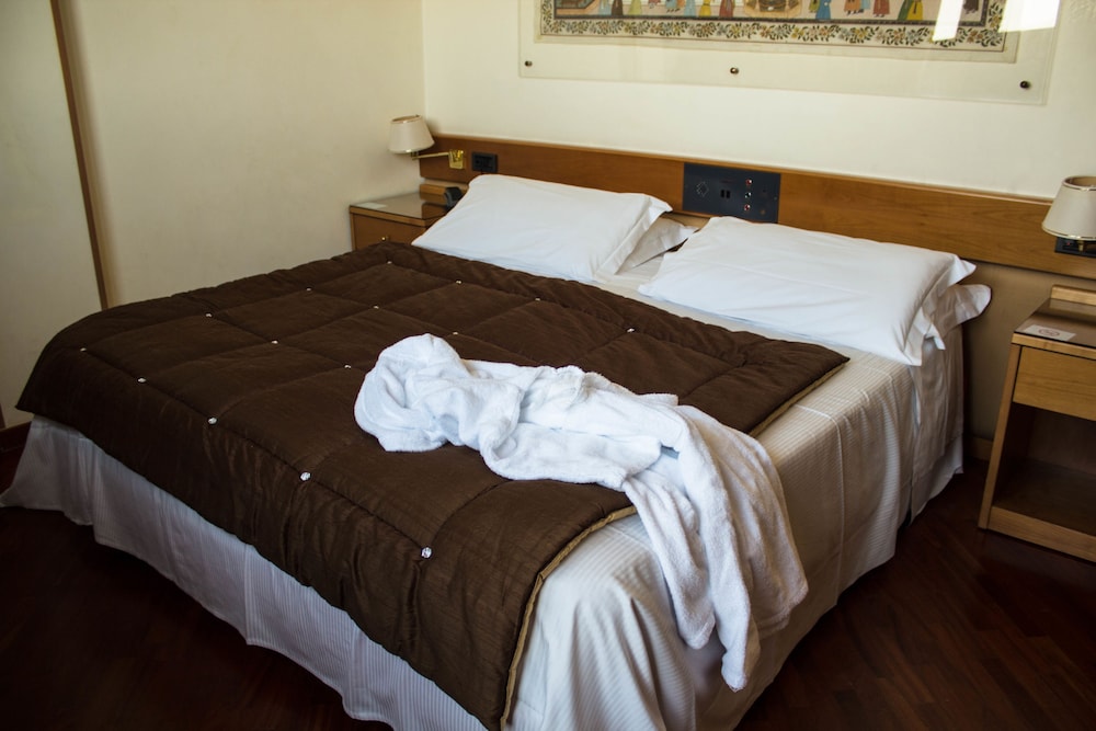 Junior Suite, 1 King Bed photo 2