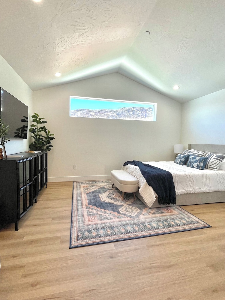 Premium Studio Suite (Stairs Required)