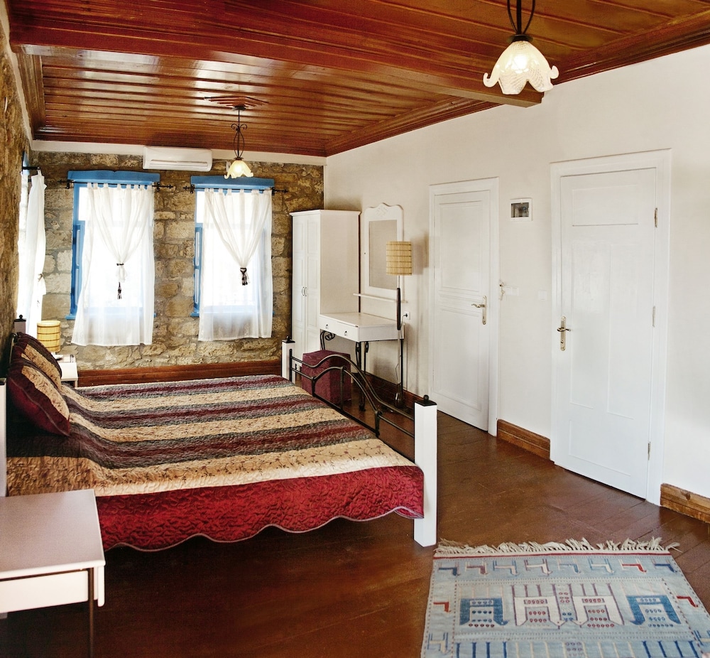 Deluxe Room, 1 Queen Bed