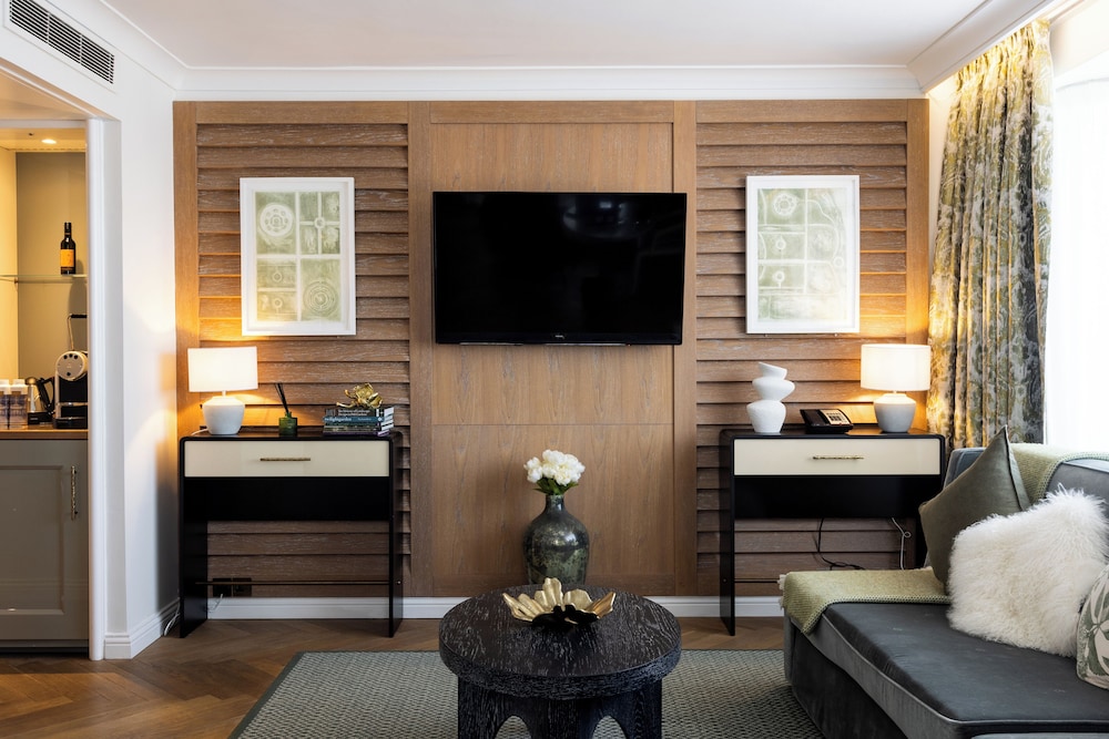 Niven Suite
