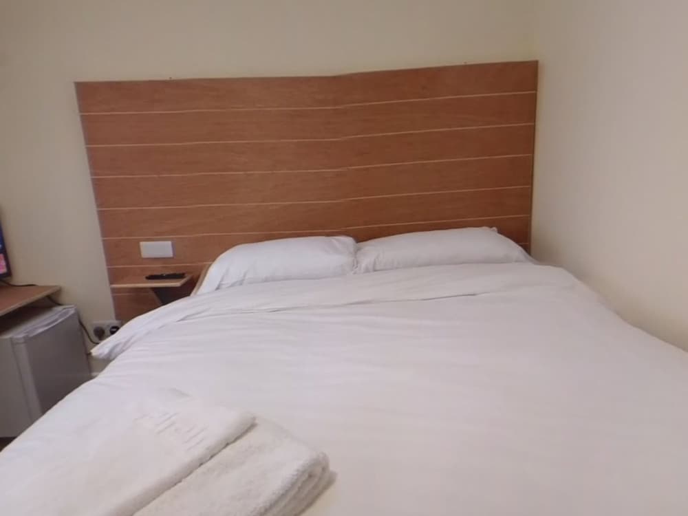 Standard Double Room, Ensuite (Room 801) photo 2