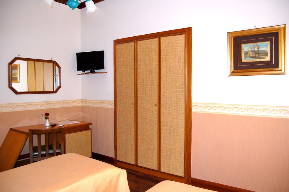 Comfort Twin Room, 2 Twin Beds, Non Smoking, Courtyard View