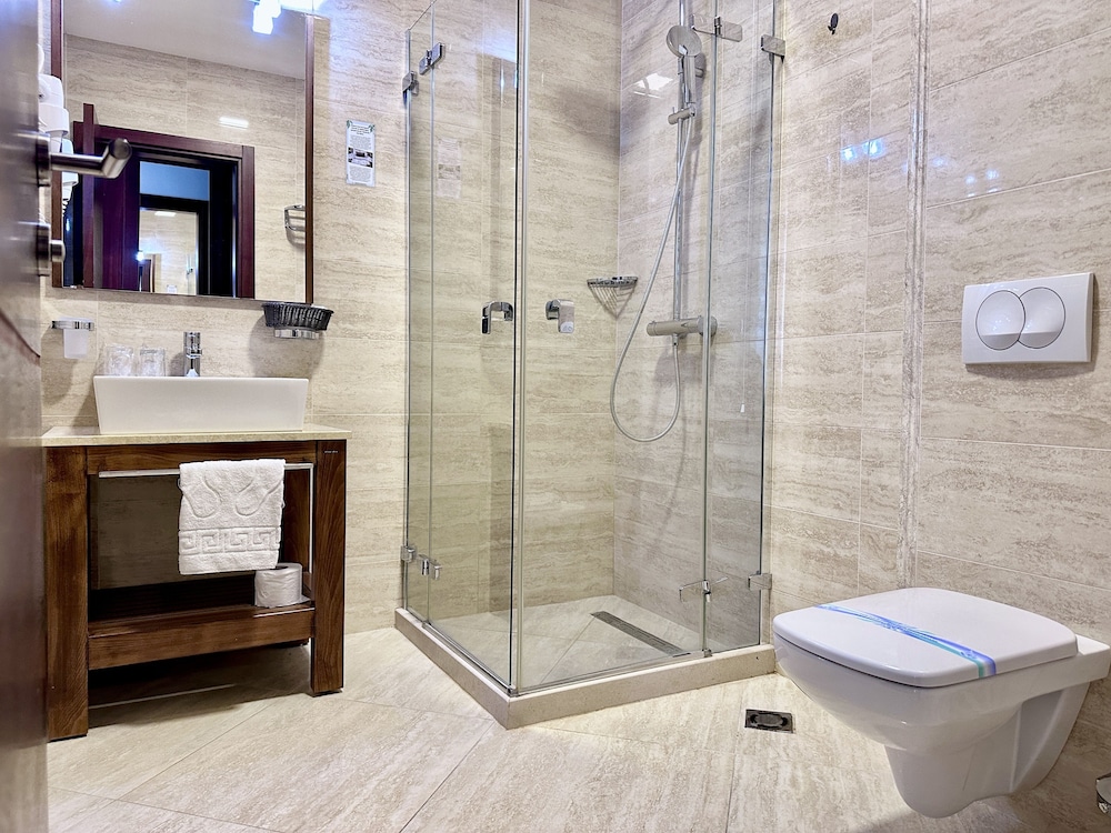 Deluxe Room, 1 King Bed With Sofa Bed, Pool Access, Sea View, photo 6