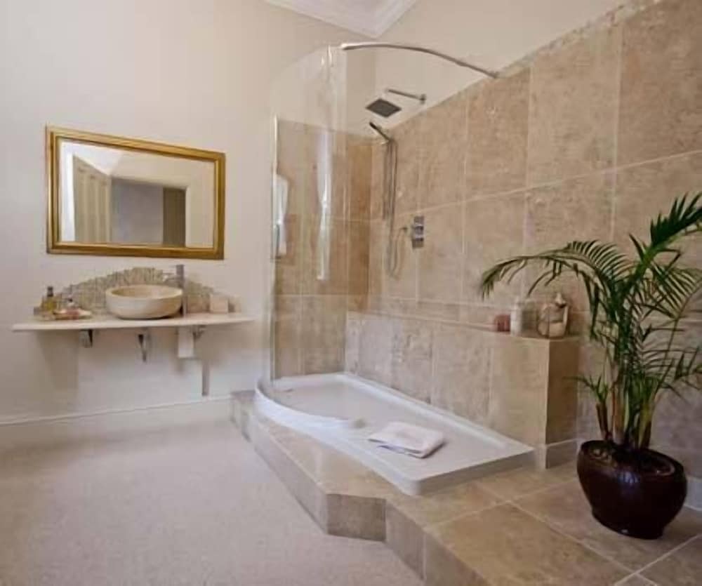 Double Room (The Rupert) photo 2