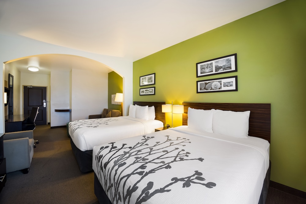 Suite, Multiple Beds - Photo 2