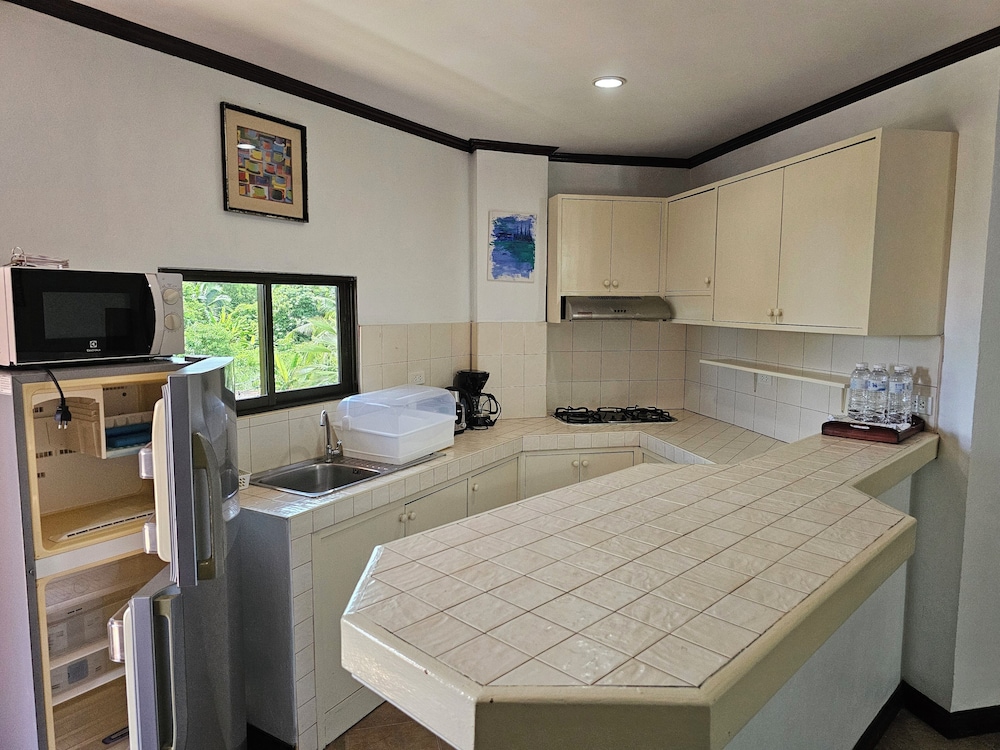 Family Apartment, 3 Bedrooms, Terrace, Pool View - Photo 30