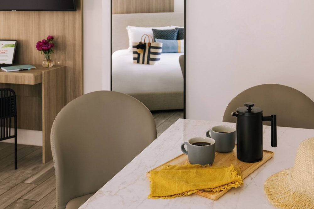 Double Room, 2 Queen Beds - Photo 3