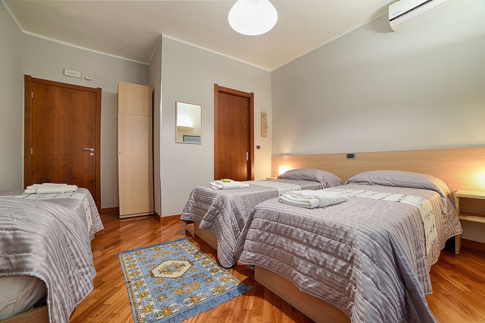 Comfort Triple Room, 1 Bedroom, Ensuite photo 2