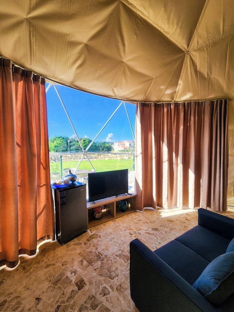 Exclusive Cabin, Bathtub, Canal View