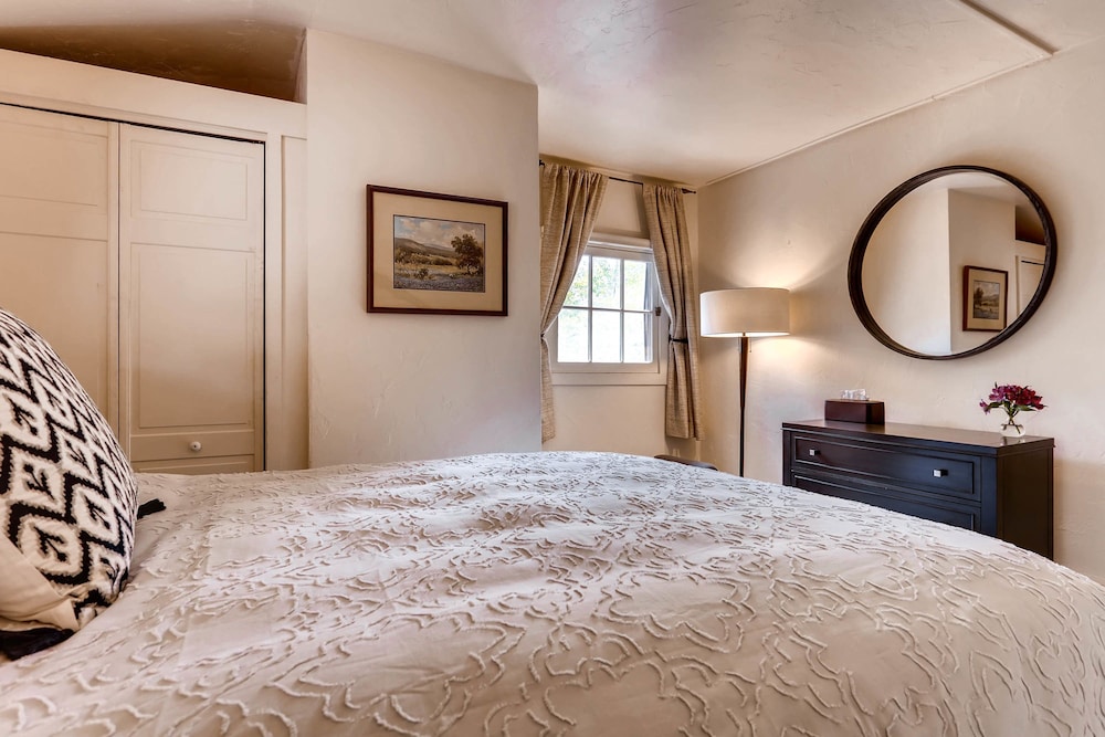 Room (Ski Tip B&B - Private Room)