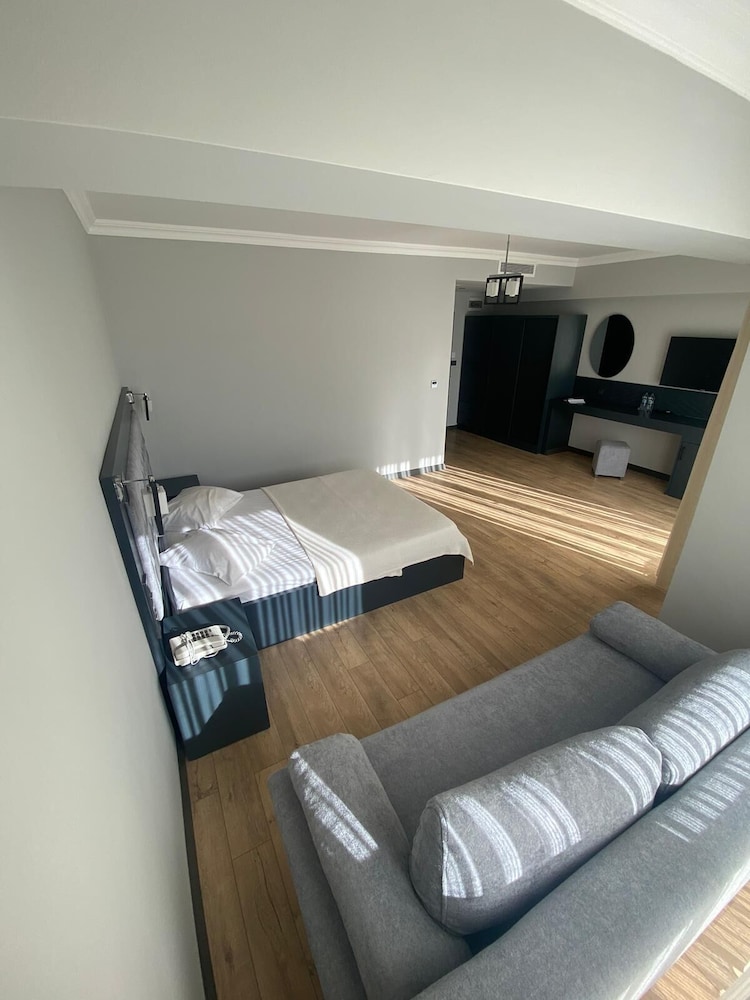 Superior Room, 1 Double Bed With Sofa Bed, City View photo 2