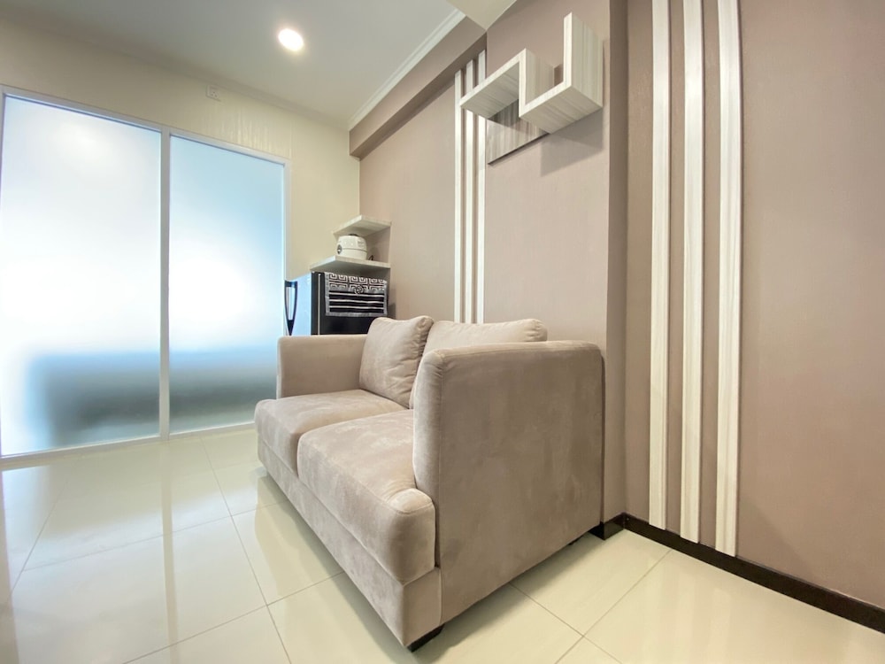 Room - Photo 12