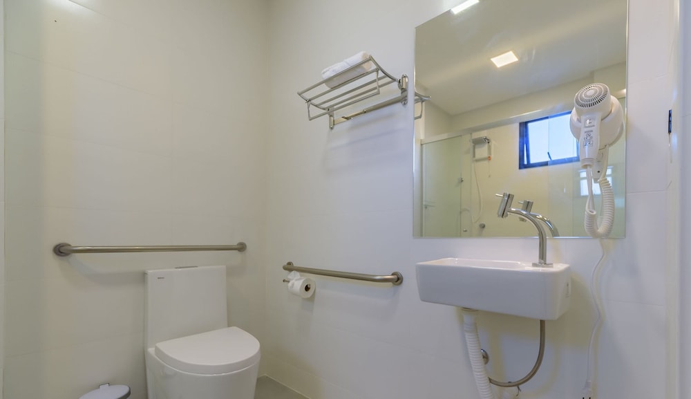 Basic Apartment photo 3