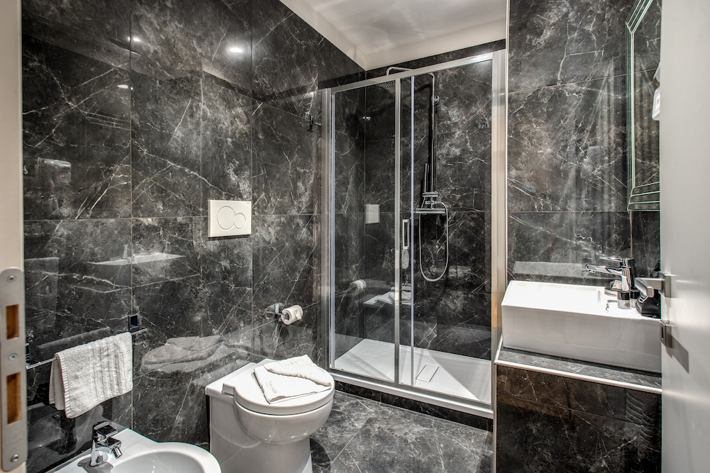 Triple Room, Annex Building (Via del Tritone 66) photo 3