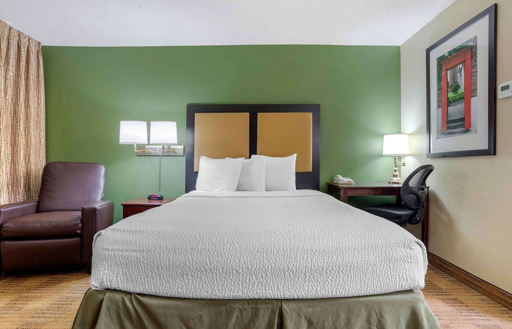 Studio, 1 Queen Bed, Non Smoking - Photo 1