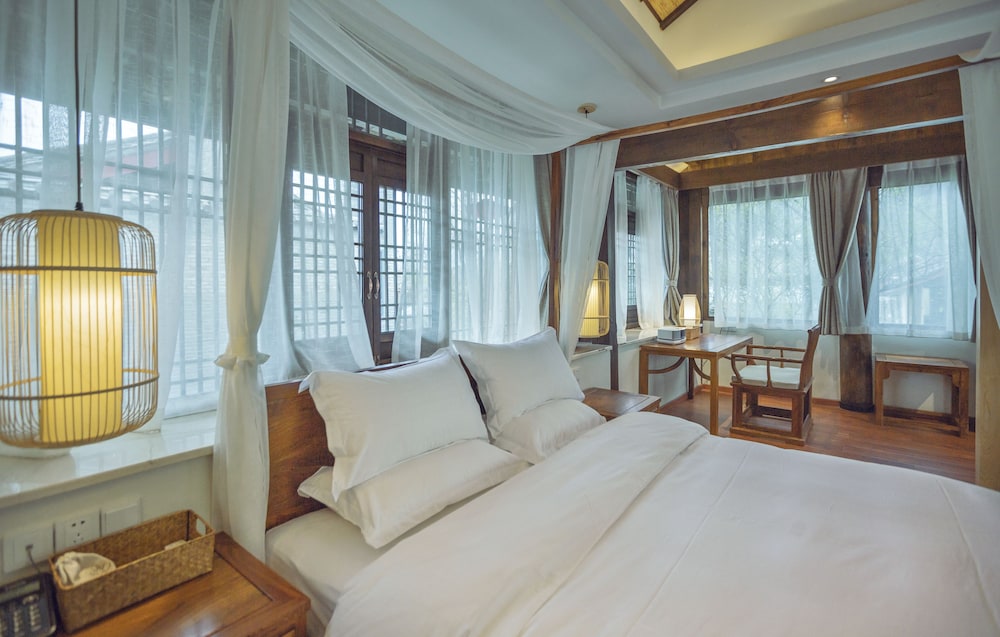 Deluxe Double Room, Mountain View photo 2