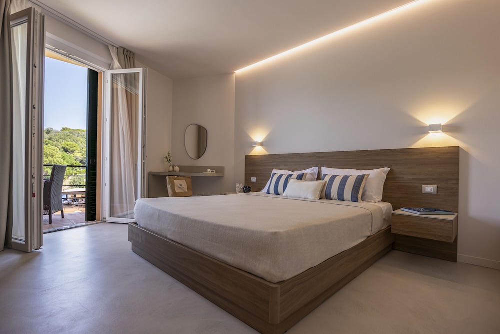 Luxury Suite photo 2