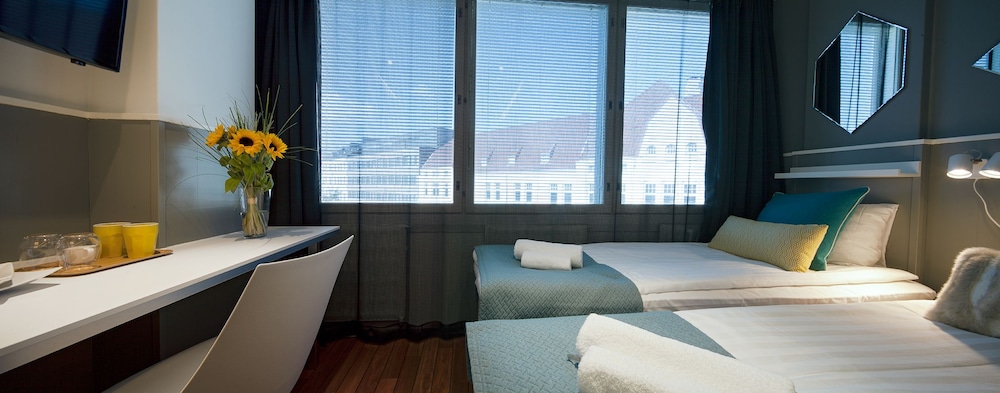 Superior Studio, 2 Twin Beds thumbnail 5