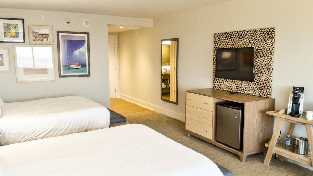 Deluxe Room, 2 Queen Beds (Double Queen Deluxe) photo 1