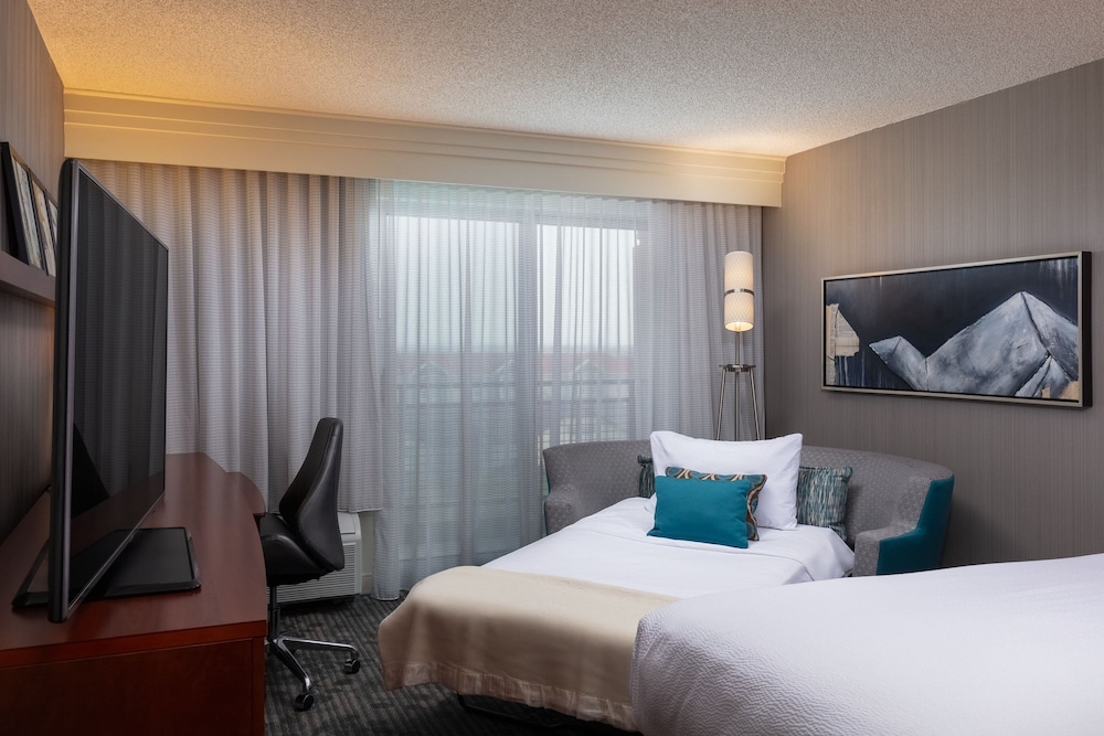 Room, 1 Double Bed, Balcony - Photo 8