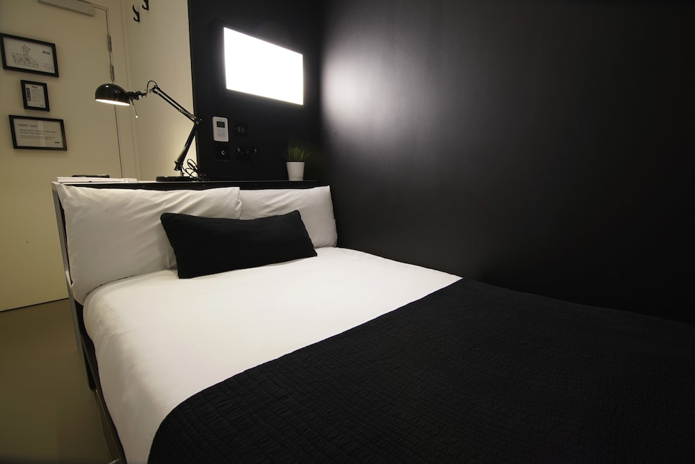 Single Room, Ensuite photo 3