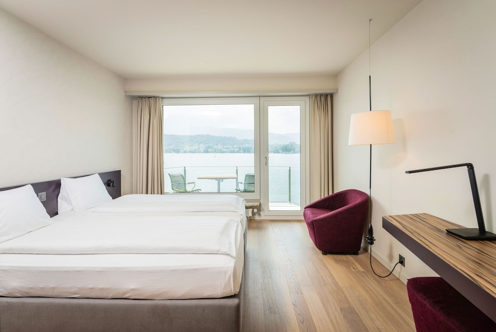 Classic Twin Room, Balcony, Lake View - Photo 12